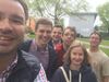 Michael Hübner (vorne li.) mit den Jusos aus Gladbeck und Dorsten vor dem Dorstener Berufskolleg.
