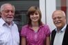 Jugendparlamentarierin Carolin Dahlhaus an der Seite von Wolfgang Röken (li.) und Dr. Hans-Udo Schneider (re.).