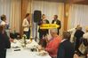 Stellv. Bürgermeister Jan Kolloczek (SPD) übergab der polnischen Partnerstadt einen Wegweiser nach Dorsten.