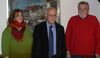 Der rotgrüne Bürgermeisterkandidat Dr. Hans-Udo Schneider, eingerahmt von grün und rot.